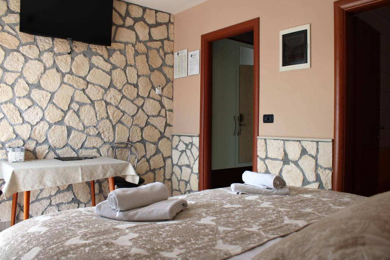 Dalmacija Bed and Breakfast Omiš Exteriör bild