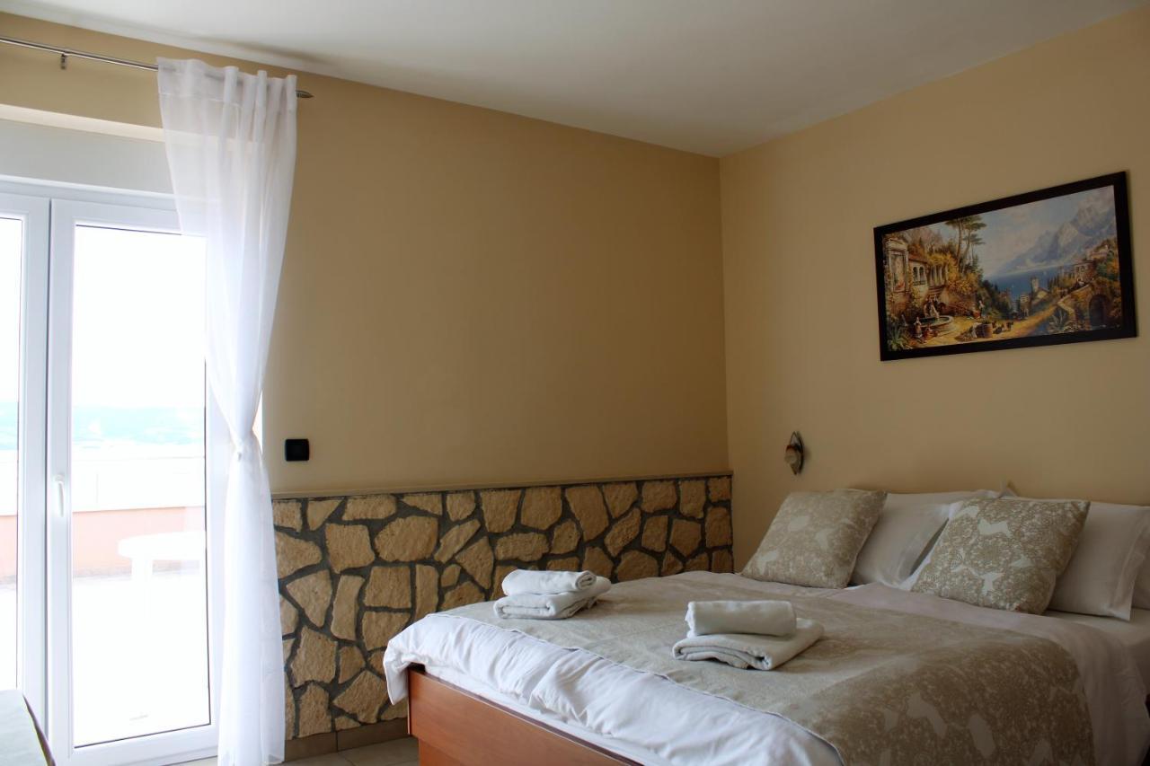 Dalmacija Bed and Breakfast Omiš Exteriör bild