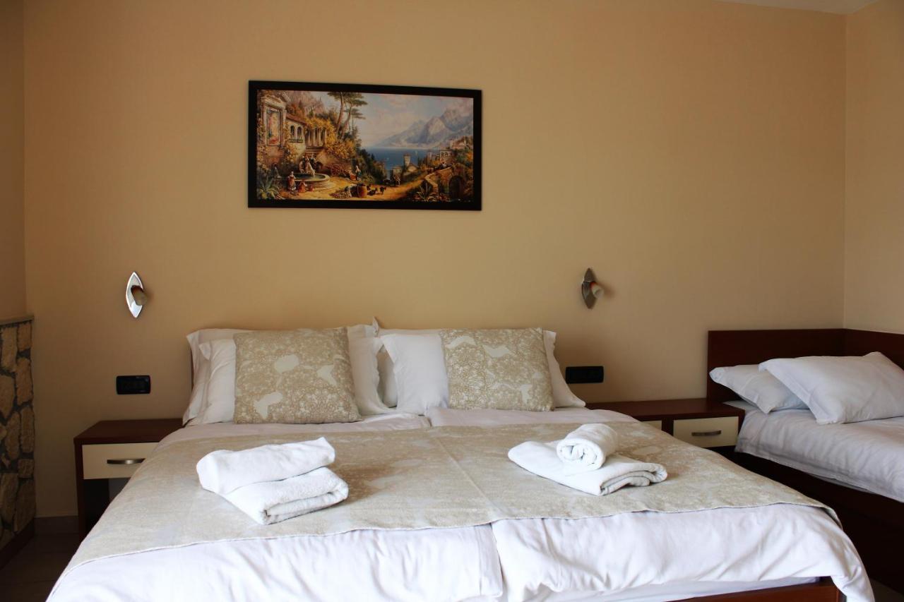 Dalmacija Bed and Breakfast Omiš Exteriör bild